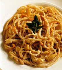 spaghetti light ai pinoli,spaghetti,spaghetti ai pinoli,mandorle,primi piatti leggeri,
