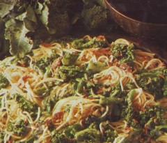 spaghetti, aglio, olio e broccoletti,spaghetti,broccoli,ricette,ricette di cucina,spaghetti e broccoli,